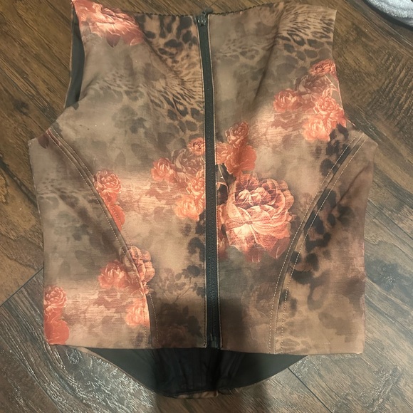 House of cb leopard and rose top - Picture 2 of 2